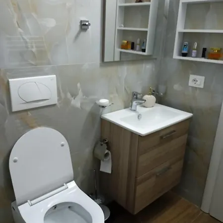 Azure View Apartment *